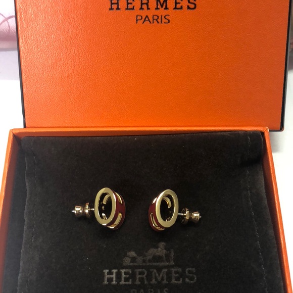 1HR sale⭐️Hermes (red) H pop lacquer earrings - Picture 5 of 8